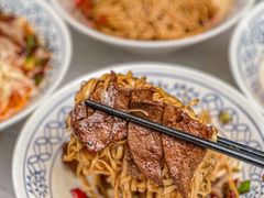 -李与白包子铺(桐梓林店)