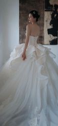-衣贝姿婚纱礼服馆