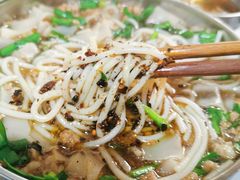 -正宗杨记普洱酸醋米线(总店)