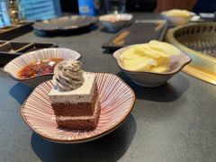 -铭牛烧肉·和牛海鲜自助(高新月牙湖店)