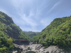 -燕子河大峡谷天坑仙境