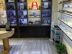 -宏宇眼镜蔡司依视路折扣店(兆佳眼镜城店)