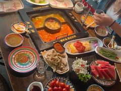 -老牌坊云南鱼豆花火锅(哈西万达店)
