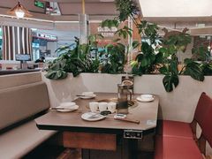 -锅飘飘·东北铁锅炖(雨花客厅店)