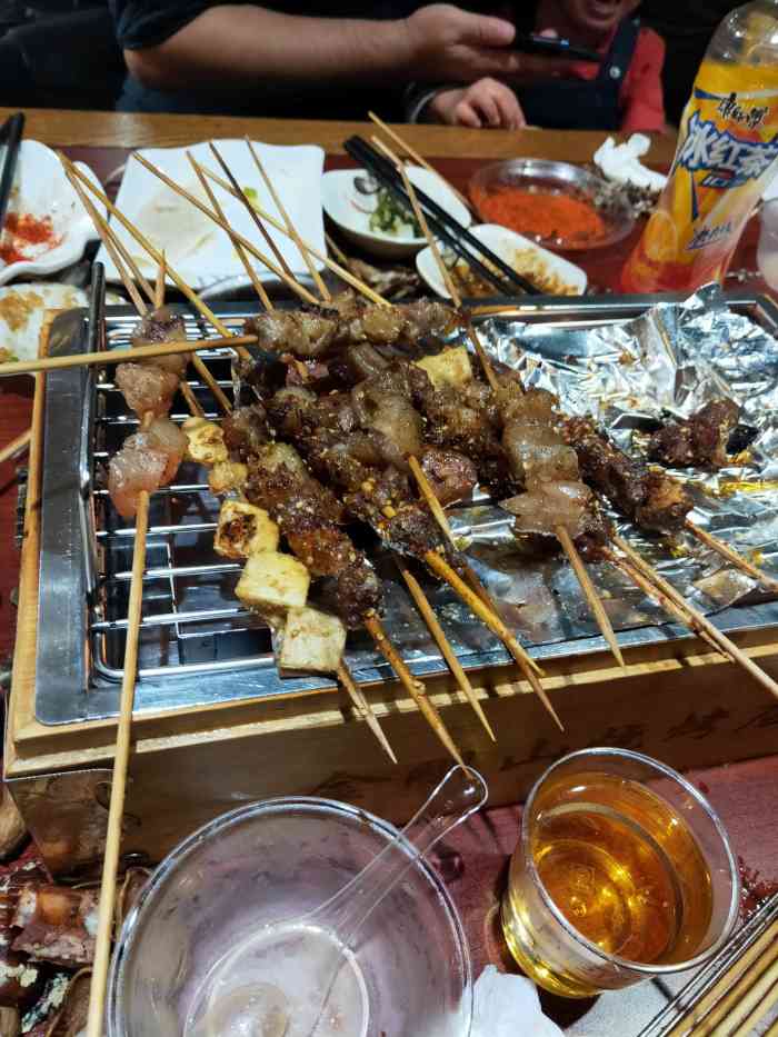 金刚山烧烤(中山路店)-"量很大,要有一个牛胃才可以.价格便宜,还..."-