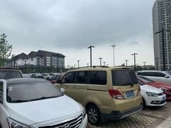 -融创茂-停车场