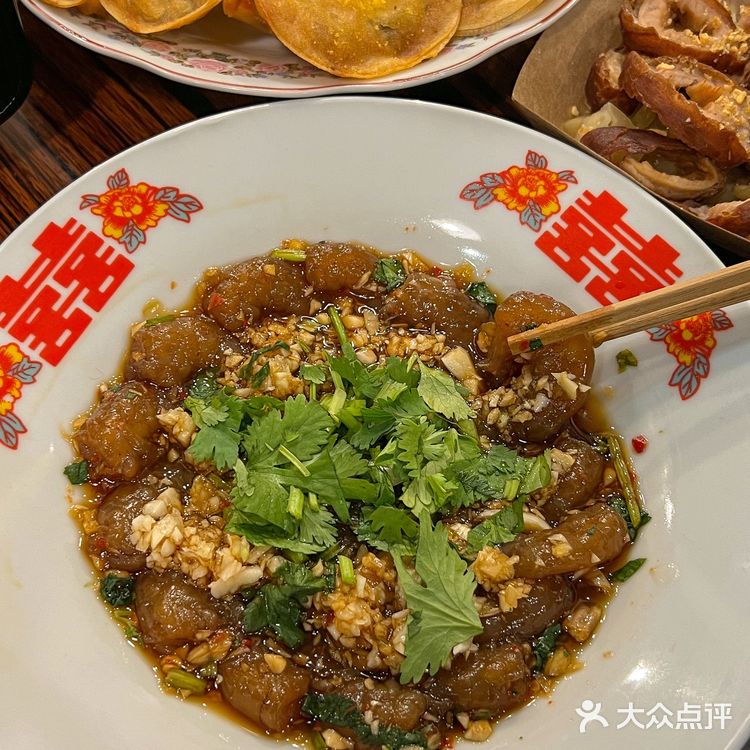 杭州坠地道的猪杂粥！真的好好吃！