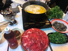 -鲜入围煮花胶鸡海鲜火锅