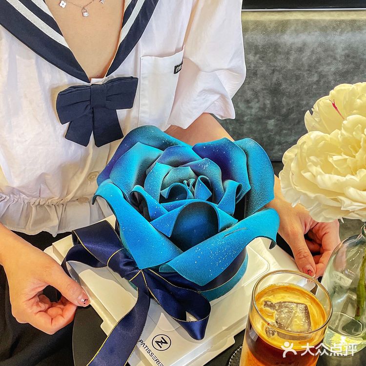 浪漫有几种呢⁉️送你玫瑰算不算其中一种