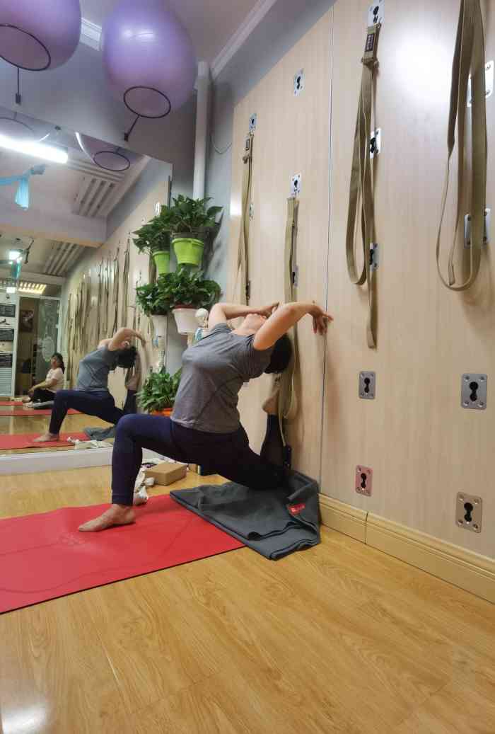 云婵瑜伽(丰台东大街店)-"在家附近找到了一家空中瑜伽的练习馆,先是.