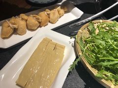 -大匠工房古船木艺术餐厅·猪肚鸡专门店(长白仙岛店)