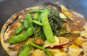 Stewed Pork Ribs and Green Beans in Iron Pot