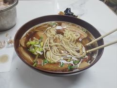 大肉面-兄弟拉面(交通大学店)