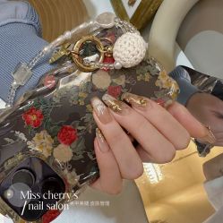 -花系美·美甲美睫精品店