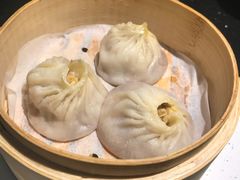 蟹粉小笼包-老头儿油爆虾·知味杭州(爱琴海购物中心)