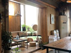 靠窗位-仙峰天然面包(迎宾路店)