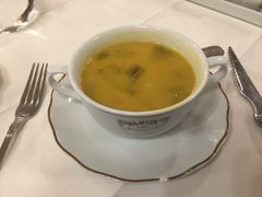 -Majestic Café