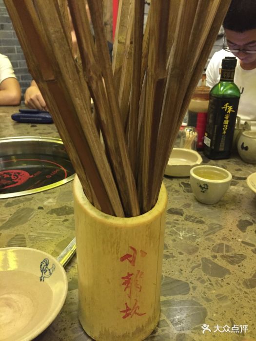 小龙坎老火锅(国贸店)餐具摆设图片 - 第84张