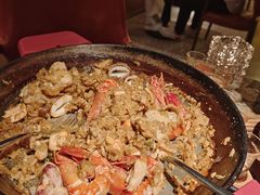 传统西班牙墨鱼汁海鲜饭-BROWNSTONE布朗石西班牙餐厅(深圳湾店)
