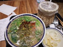 -云阿蛮云南生烫牛肉米线(奉贤路店)