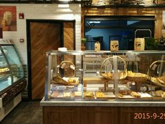 -皇冠幸福里动物奶油生日蛋糕(工业三路店)