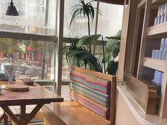 -蜜桃餐厅·伴山(湖滨商业街店)