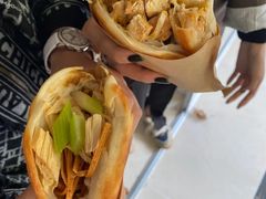 烧饼夹菜-一炉乡手工烧饼·汤粉