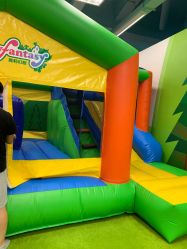 -莫莉幻想儿童乐园(郑州丹尼斯三天地店)