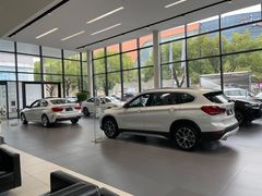 -上海宝信宝马4S店