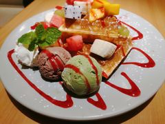 水果华夫饼-Lia Cafe Bar Restaurant松山咖啡屋