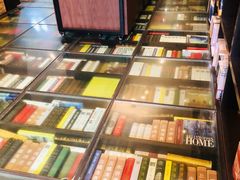 -钟书阁(松江泰晤士小镇店)