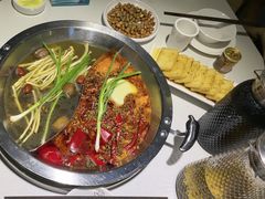 -茅草房·河畔园林火锅