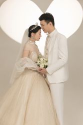 -挪娅婚纱摄影皇家会所