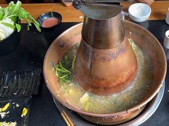 -果松木炭酸菜铜火锅·外婆参鸡汤