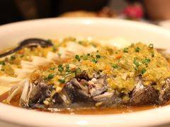 黄椒酱蒸鱼头-T館·花园艺术餐厅