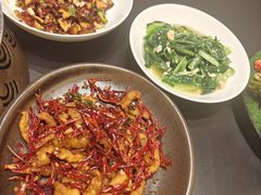 -阿瓦山寨·湘菜现炒·剁椒鱼头王(咸阳总店)