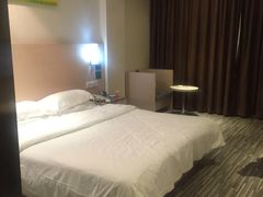 -维也纳酒店(广州京溪南方医院同和地铁站店)