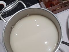 -红鼎豆捞·非遗鲍皇汤火锅(宝丰路店)