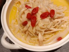-桂满陇·手作小笼包&江南叫花鸡(中山公园店)