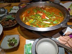 -野山舂·贵州现舂酸汤火锅(鸿通城店)