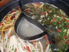 -景明轩•养生酸汤鱼火锅 云贵鲜菌 现舂野果酸汤(王寨小区店)