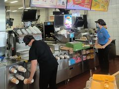 -麦当劳(假日广场店)