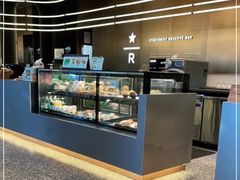面包甜点陈列柜-星巴克臻选(上海虹桥新天地三店)
