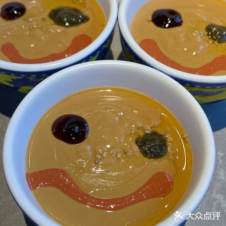 又到了吃老北京涮羊肉的季节！蘸上麻酱绝了