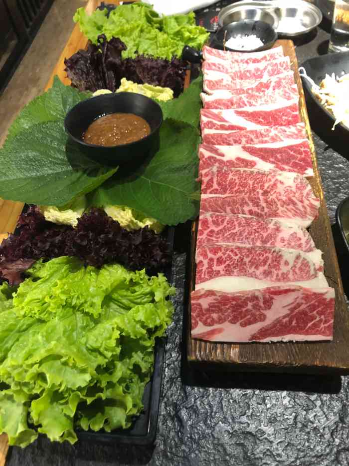 小黑牛炭火烤肉-"高新区小黑牛炭火烤肉,味道还不错,调料味.