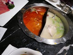 鸳鸯白锅-三只耳火锅(宽窄巷子店)