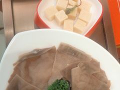 -洪氏嗨捞·广东猪肚鸡·椰子鸡火锅(西咸万象城店)