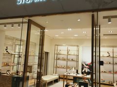 -STUART WEITZMAN(静安嘉里中心店)