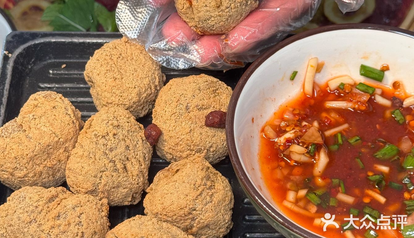 重庆40℃的天我居然在勒家店狂炫三碗饭…