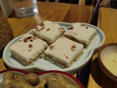 玫瑰挂花松糕-长亭酒肆.武夷菜(鼓楼后海店)